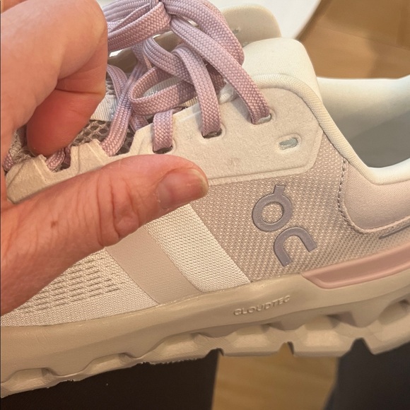 LIKE NEW: On Cloud Cloudrunner 2 Women's Sneakers in Silver and Mauve - Picture 8 of 9